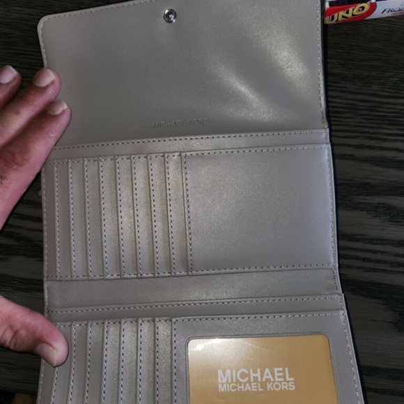 Michael kors wallet - Picture 2 of 3